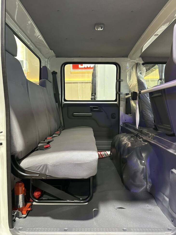 ISUZU NPR 75 CABINA DOBLE 5,2cc 160cv 7 PASAJ. 0Km my2025. Financia Bco. Santander. Acércate a ORIO HNOS, SAN GENARO, concesionario oficial DFM, JMC, ISUZU, KAMA Camiones - Imagen 12