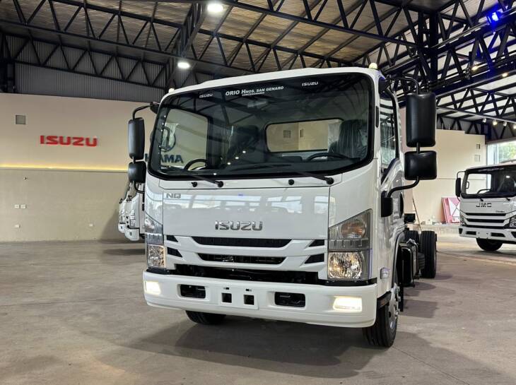 ISUZU NQR90 5.2 L 190cv CHASIS LARGO 0Km My2025. Financia Bco. Santander. Acércate a ORIO HNOS, SAN GENARO, concesionario oficial JMC, ISUZU, KAMA Camiones - Imagen 3