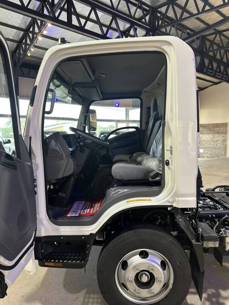 ISUZU NQR90 5.2 L 190cv CHASIS LARGO 0Km My2025. Financia Bco. Santander. Acércate a ORIO HNOS, SAN GENARO, concesionario oficial JMC, ISUZU, KAMA Camiones - Imagen 9