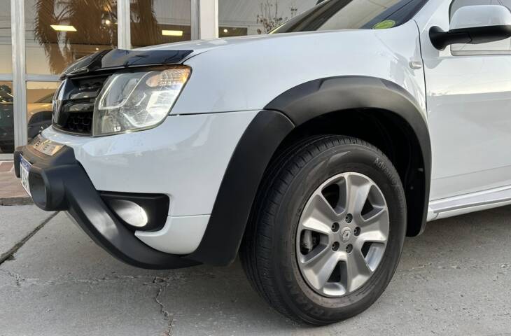 DUSTER OROCH 2.0 OUTSIDER PLUS 4x2 año 2017 con GNC IMPECABLE! Financia Bco. Santander. Acércate a ORIO HNOS, SAN GENARO, concesionario oficial SHINERAY, DOMY Utilitarios - Imagen 13