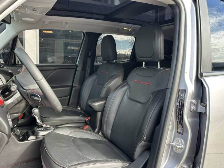 RENEGADE 1.3 TURBO T270 A/T9 TRAILHAWK 4x4 año 2022 gris con 44.000Km. UNICA! Financia Bco. Santander. Acércate a ORIO HNOS, SAN GENARO, concesionario oficial JMC, ISUZU, KAMA Camiones - Imagen 12