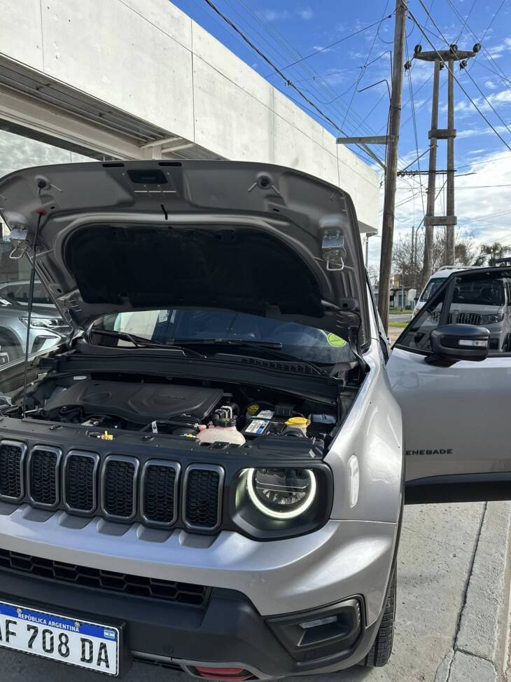 RENEGADE 1.3 TURBO T270 A/T9 TRAILHAWK 4x4 año 2022 gris con 44.000Km. UNICA! Financia Bco. Santander. Acércate a ORIO HNOS, SAN GENARO, concesionario oficial JMC, ISUZU, KAMA Camiones - Imagen 16