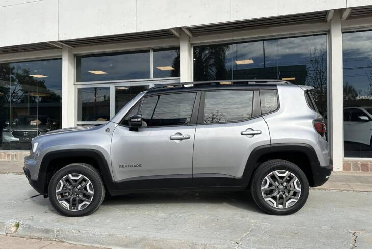 RENEGADE 1.3 TURBO T270 A/T9 TRAILHAWK 4x4 año 2022 gris con 44.000Km. UNICA! Financia Bco. Santander. Acércate a ORIO HNOS, SAN GENARO, concesionario oficial JMC, ISUZU, KAMA Camiones - Imagen 2