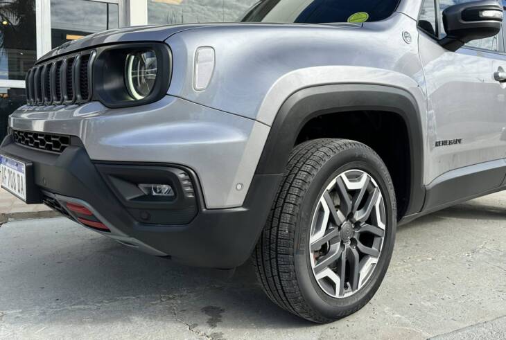 RENEGADE 1.3 TURBO T270 A/T9 TRAILHAWK 4x4 año 2022 gris con 44.000Km. UNICA! Financia Bco. Santander. Acércate a ORIO HNOS, SAN GENARO, concesionario oficial JMC, ISUZU, KAMA Camiones - Imagen 15