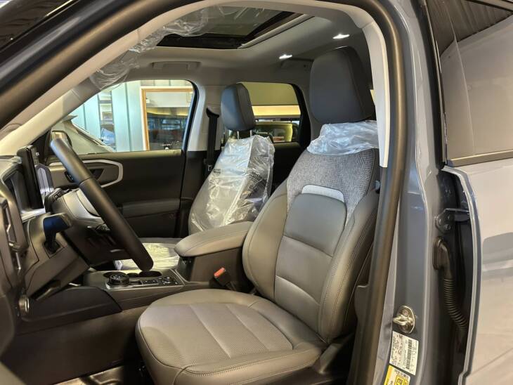 BRONCO 2.0 Turbo 253cv BADLANDS 0Km My2025 azul glaciar. Financia Bco. Santander. Acércate a ORIO HNOS, SAN GENARO, concesionario oficial JMC, ISUZU, KAMA Camiones - Imagen 11