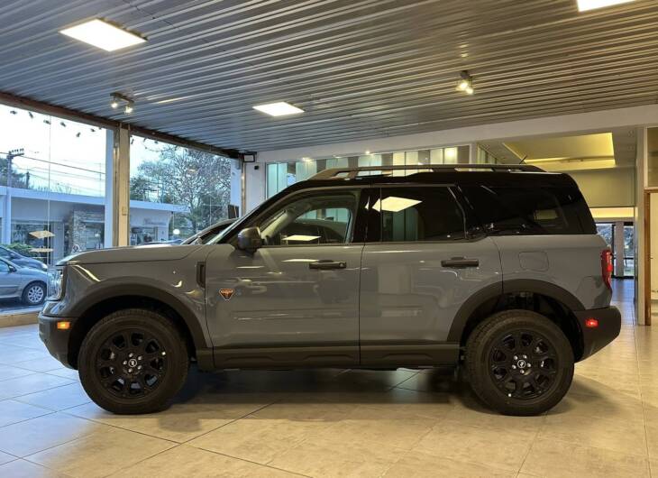 BRONCO 2.0 Turbo 253cv BADLANDS 0Km My2025 azul glaciar. Financia Bco. Santander. Acércate a ORIO HNOS, SAN GENARO, concesionario oficial JMC, ISUZU, KAMA Camiones - Imagen 7