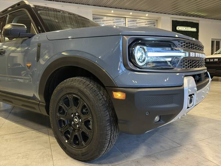BRONCO 2.0 Turbo 253cv BADLANDS 0Km My2025 azul glaciar. Financia Bco. Santander. Acércate a ORIO HNOS, SAN GENARO, concesionario oficial JMC, ISUZU, KAMA Camiones - Imagen 15