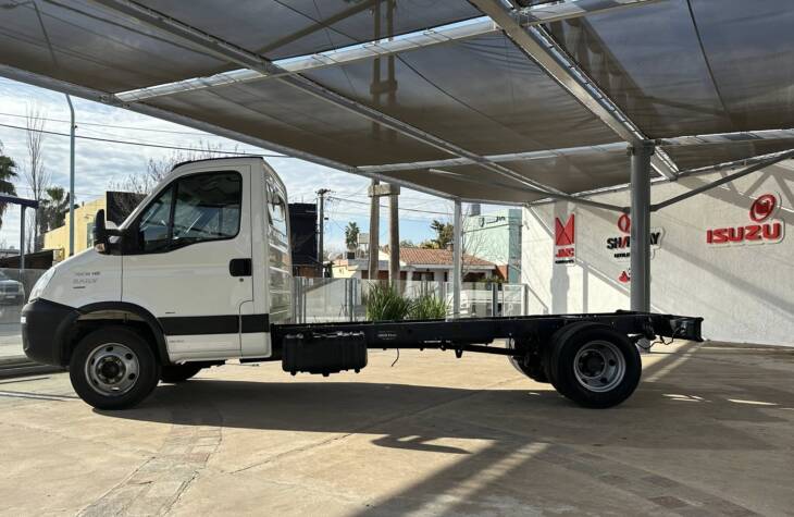 DAILY 70C16 PASO 4350 CHASIS SOLO año 2015 con 157.000Km. Financia Bco. Santander. Acércate a ORIO HNOS, SAN GENARO, concesionario oficial JMC, ISUZU, KAMA Camiones - Imagen 9