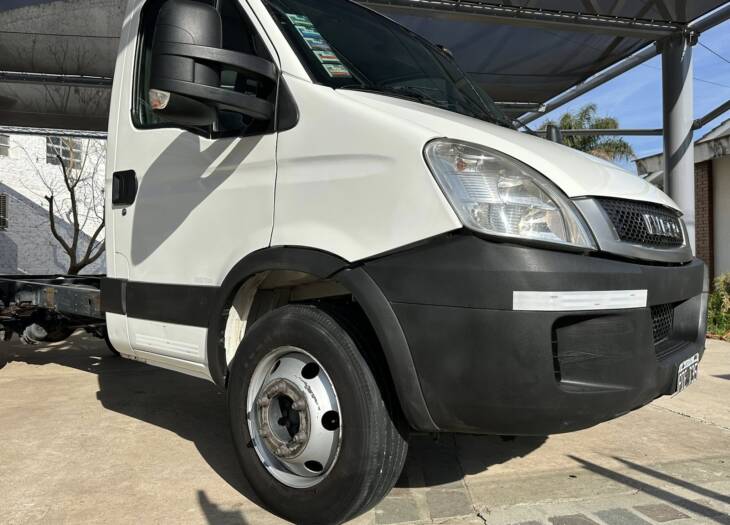 DAILY 70C16 PASO 4350 CHASIS SOLO año 2015 con 157.000Km. Financia Bco. Santander. Acércate a ORIO HNOS, SAN GENARO, concesionario oficial JMC, ISUZU, KAMA Camiones - Imagen 8