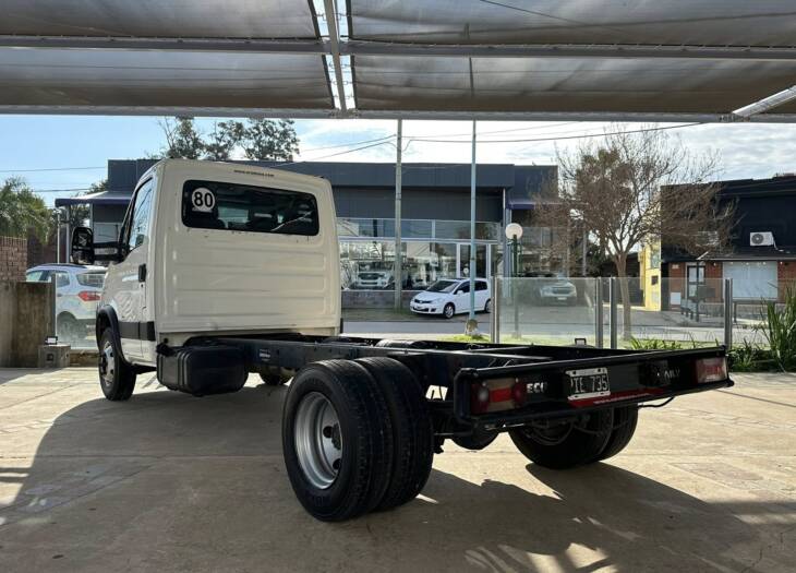 DAILY 70C16 PASO 4350 CHASIS SOLO año 2015 con 157.000Km. Financia Bco. Santander. Acércate a ORIO HNOS, SAN GENARO, concesionario oficial JMC, ISUZU, KAMA Camiones - Imagen 4