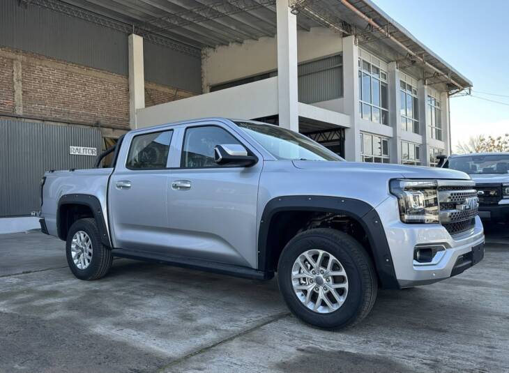 JMC GRAND AVENUE 2.3 TURBO NAFTA AUTOMATICA GL 4x2 0Km MY2025. Financia Bco. Santander. Acércate a ORIO HNOS, SAN GENARO, concesionario oficial JMC, ISUZU, KAMA Camiones - Imagen 6