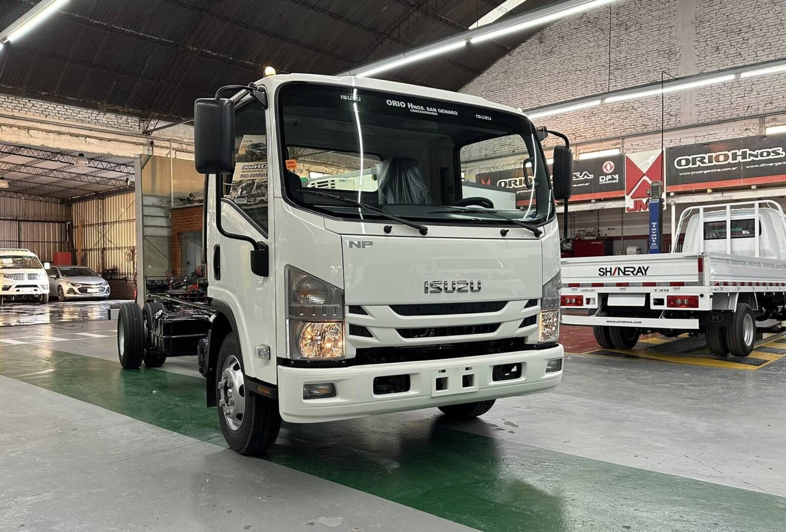 ISUZU NPR75 Cabina Simple Chasis Largo 0Km My2025. Financia Bco ...