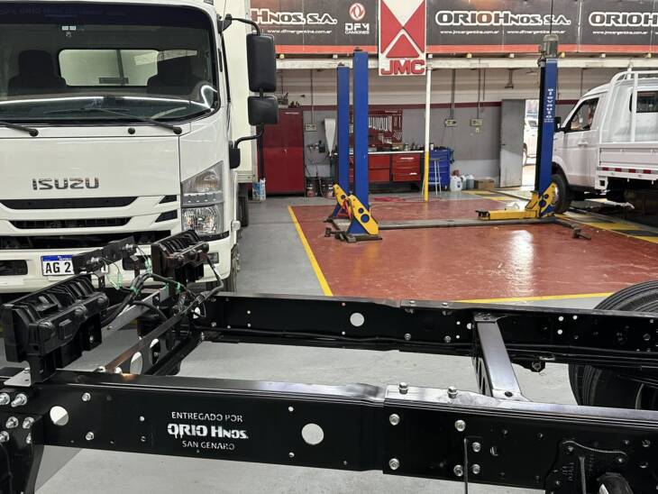 ISUZU NPR75 Cabina Simple Chasis Largo 0Km My2025. Financia Bco. Santander. Acércate a ORIO HNOS, SAN GENARO, concesionario oficial JMC, ISUZU, KAMA Camiones - Imagen 16