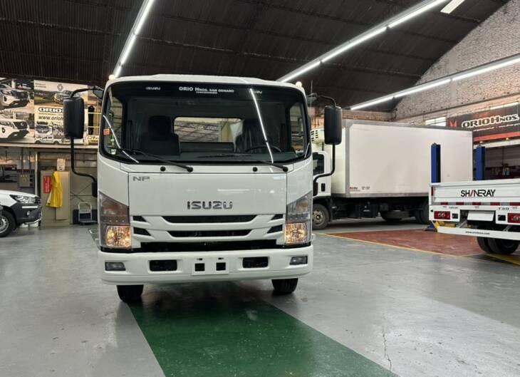 ISUZU NPR75 Cabina Simple Chasis Largo 0Km My2025. Financia Bco. Santander. Acércate a ORIO HNOS, SAN GENARO, concesionario oficial JMC, ISUZU, KAMA Camiones - Imagen 11