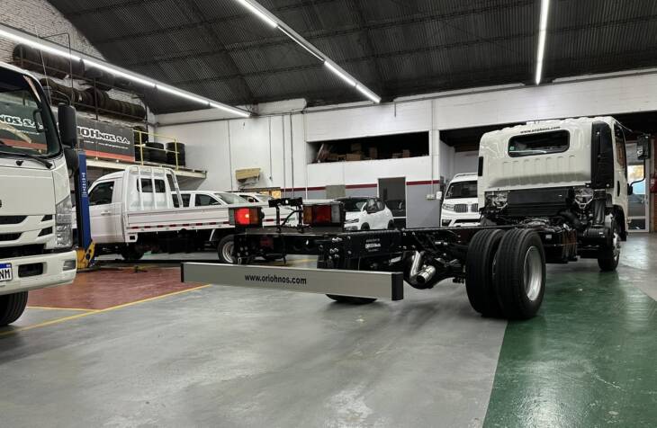 ISUZU NPR75 Cabina Simple Chasis Largo 0Km My2025. Financia Bco. Santander. Acércate a ORIO HNOS, SAN GENARO, concesionario oficial JMC, ISUZU, KAMA Camiones - Imagen 3