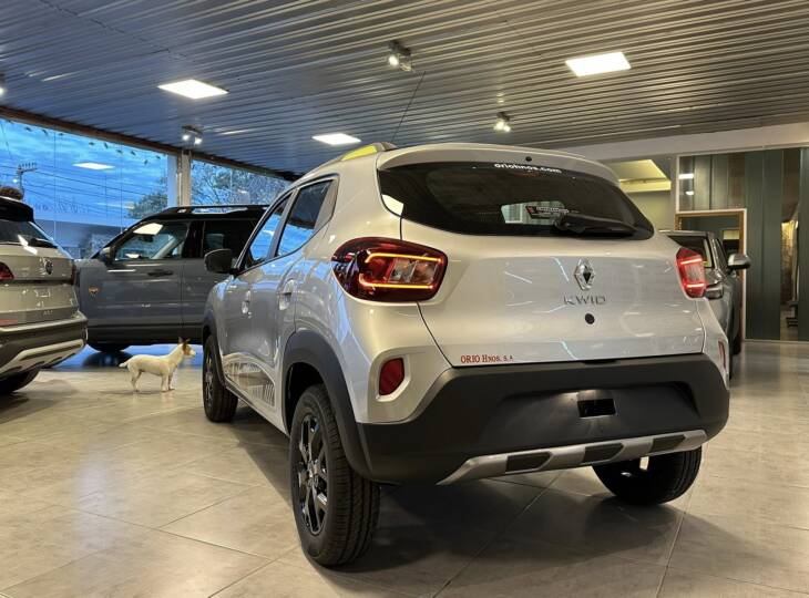 KWID ICONIC OUTSIDER 1.0 0Km My2025 DISPONIBLE. Financia Bco. Santander. Acércate a ORIO HNOS, SAN GENARO, concesionario oficial JMC, ISUZU, KAMA Camiones - Imagen 3