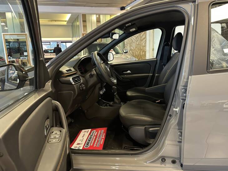 OROCH ICONIC 1.3 TCe 163cv 2WD CVT 0Km My2025, gris topo. Financia Bco. Santander. Acércate a ORIO HNOS, SAN GENARO, concesionario oficial SHINERAY, DOMY Utilitarios - Imagen 13