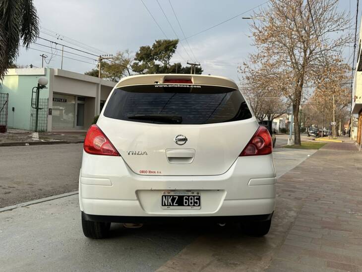 TIIDA 1.8 NAFTA 6M/T 5 PUERTAS ACENTA año 2014 IMPECABLE! Financia Bco. Santander. Acércate a ORIO HNOS, SAN GENARO, concesionario oficial JMC, ISUZU, KAMA Camiones - Imagen 4
