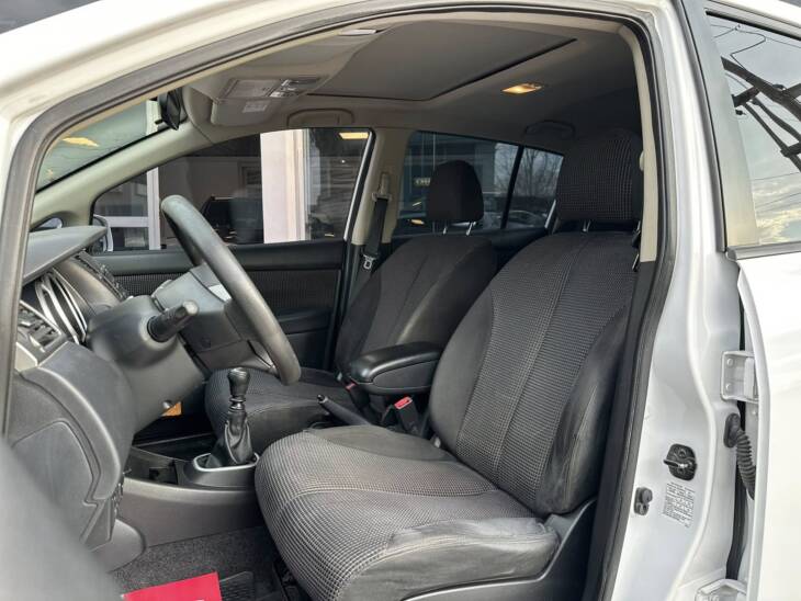 TIIDA 1.8 NAFTA 6M/T 5 PUERTAS ACENTA año 2014 IMPECABLE! Financia Bco. Santander. Acércate a ORIO HNOS, SAN GENARO, concesionario oficial JMC, ISUZU, KAMA Camiones - Imagen 9