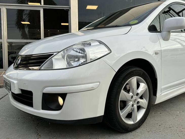 TIIDA 1.8 NAFTA 6M/T 5 PUERTAS ACENTA año 2014 IMPECABLE! Financia Bco. Santander. Acércate a ORIO HNOS, SAN GENARO, concesionario oficial JMC, ISUZU, KAMA Camiones - Imagen 14