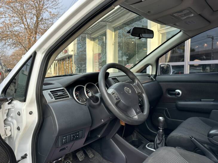 TIIDA 1.8 NAFTA 6M/T 5 PUERTAS ACENTA año 2014 IMPECABLE! Financia Bco. Santander. Acércate a ORIO HNOS, SAN GENARO, concesionario oficial JMC, ISUZU, KAMA Camiones - Imagen 10