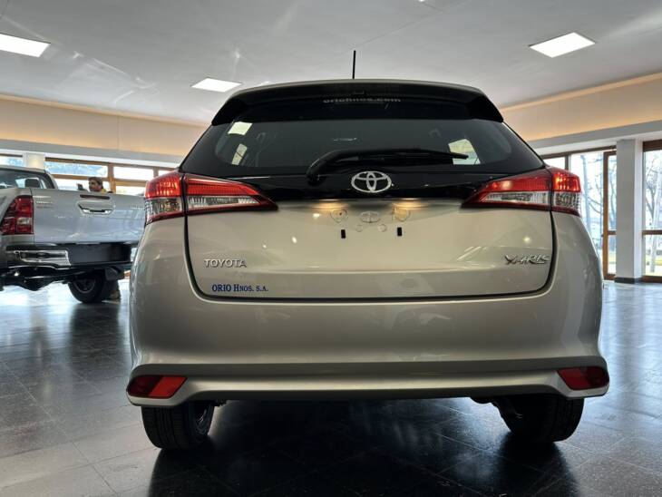 YARIS 1.5 NAFTA 5 PTAS XS CVT 0Km My2025 DISPONIBLE! Financia Bco. Santander. Acércate a ORIO HNOS, SAN GENARO, concesionario oficial SHINERAY, DOMY Utilitarios - Imagen 13