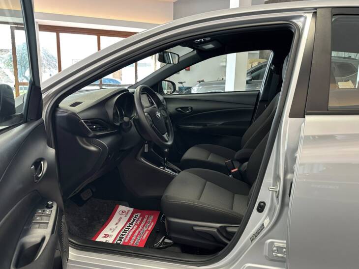 YARIS 1.5 NAFTA 5 PTAS XS CVT 0Km My2025 DISPONIBLE! Financia Bco. Santander. Acércate a ORIO HNOS, SAN GENARO, concesionario oficial SHINERAY, DOMY Utilitarios - Imagen 10