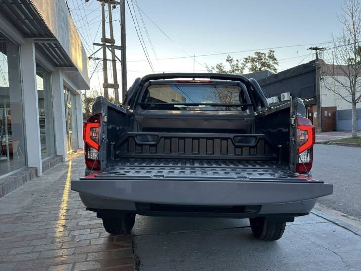 FRONTIER D/C 2.3 TDI A/T PRO4X 4x4 0Km My2025 gris volcánico. Financia Bco. Santander. Acércate a ORIO HNOS, SAN GENARO, concesionario oficial JMC, ISUZU, KAMA Camiones - Imagen 5