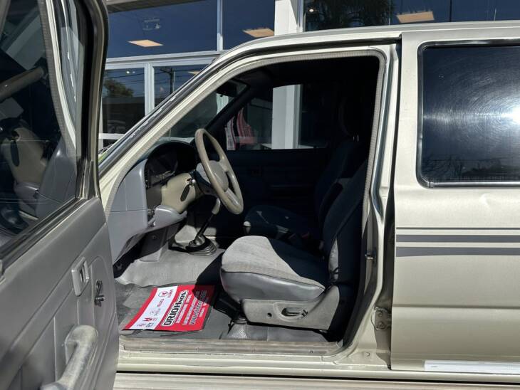 HILUX D/CABINA 3.0 DIESEL DX 4x2 año 2004 IMPECABLE! Acércate a ORIO HNOS, SAN GENARO, concesionario oficial SHINERAY, DOMY Utilitarios - Imagen 8