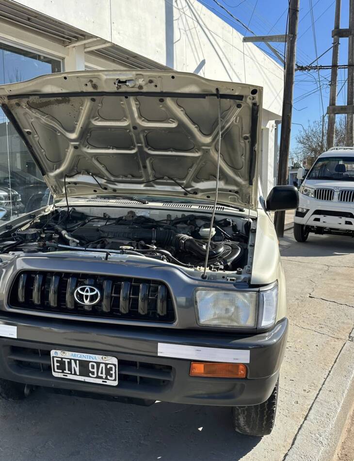 HILUX D/CABINA 3.0 DIESEL DX 4x2 año 2004 IMPECABLE! Acércate a ORIO HNOS, SAN GENARO, concesionario oficial SHINERAY, DOMY Utilitarios - Imagen 13