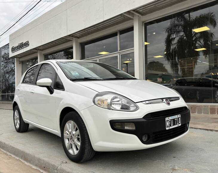 PUNTO ATTRACTIVE 1.4 8v año 2013 IMPECABLE! Financia Bco. Santander. Acércate a ORIO HNOS, SAN GENARO, concesionario oficial SHINERAY, DOMY Utilitarios