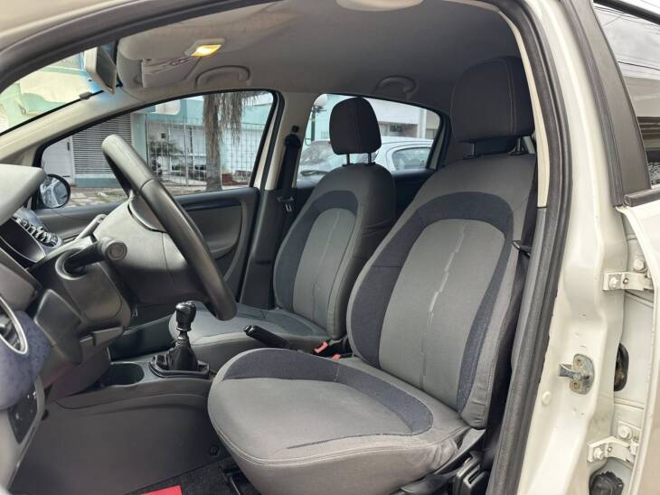 PUNTO ATTRACTIVE 1.4 8v año 2013 IMPECABLE! Financia Bco. Santander. Acércate a ORIO HNOS, SAN GENARO, concesionario oficial SHINERAY, DOMY Utilitarios - Imagen 7