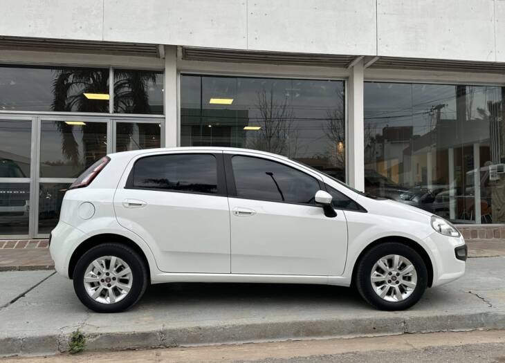 PUNTO ATTRACTIVE 1.4 8v año 2013 IMPECABLE! Financia Bco. Santander. Acércate a ORIO HNOS, SAN GENARO, concesionario oficial SHINERAY, DOMY Utilitarios - Imagen 2