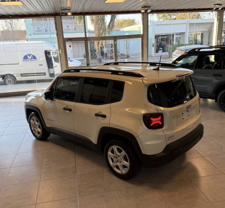 RENEGADE SPORT 1.3 T270 A/T6 FWD 0Km My2025 DISPONIBLE. Financia Bco. Santander. Acércate a ORIO HNOS, SAN GENARO, concesionario oficial JMC, ISUZU, KAMA Camiones - Imagen 4