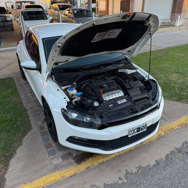 SCIROCCO 1.4 TSSI DSG año 2013 blanco. con 141.000Km. Acércate a ORIO HNOS, SAN GENARO, concesionario oficial JMC, ISUZU, KAMA Camiones - Imagen 9