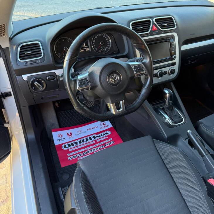 SCIROCCO 1.4 TSSI DSG año 2013 blanco. con 141.000Km. Acércate a ORIO HNOS, SAN GENARO, concesionario oficial JMC, ISUZU, KAMA Camiones - Imagen 2