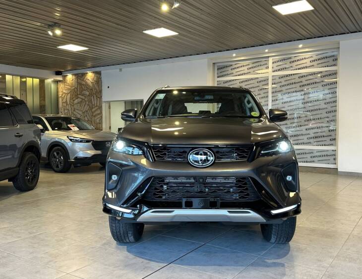 SW4 2.8 TDI A/T6 7ASIENTOS SRX 4x4 0Km My2025. Financia Bco. Santander. Acércate a ORIO HNOS, SAN GENARO, concesionario oficial JMC, ISUZU, KAMA Camiones - Imagen 6