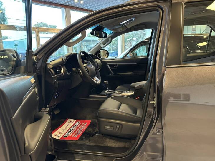 SW4 2.8 TDI A/T6 7ASIENTOS SRX 4x4 0Km My2025. Financia Bco. Santander. Acércate a ORIO HNOS, SAN GENARO, concesionario oficial JMC, ISUZU, KAMA Camiones - Imagen 7
