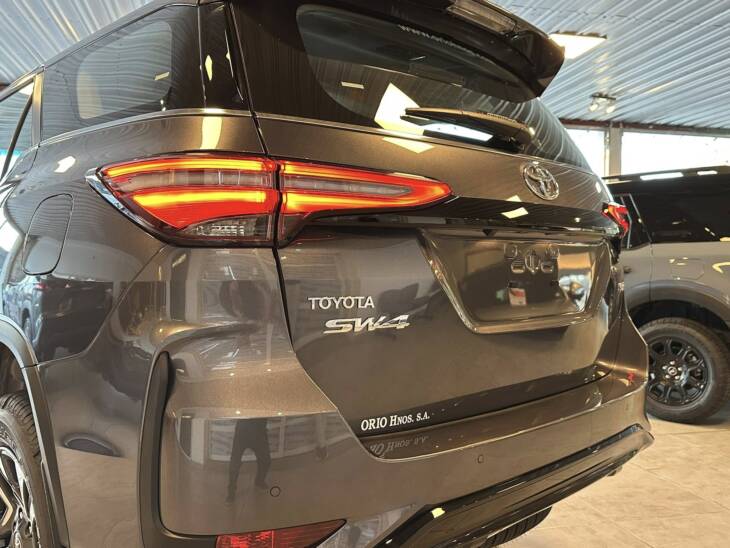 SW4 2.8 TDI A/T6 7ASIENTOS SRX 4x4 0Km My2025. Financia Bco. Santander. Acércate a ORIO HNOS, SAN GENARO, concesionario oficial JMC, ISUZU, KAMA Camiones - Imagen 4