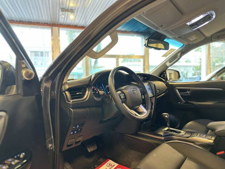 SW4 2.8 TDI A/T6 7ASIENTOS SRX 4x4 0Km My2025. Financia Bco. Santander. Acércate a ORIO HNOS, SAN GENARO, concesionario oficial JMC, ISUZU, KAMA Camiones - Imagen 8