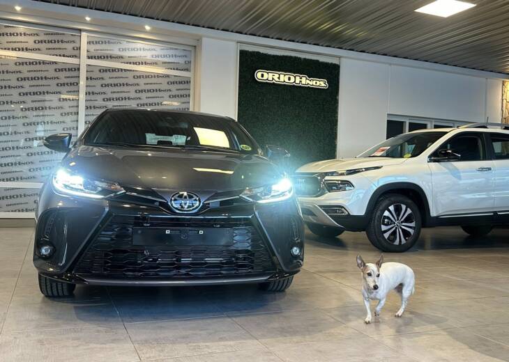 YARIS 1.5 5 PUERTAS CVT S 0Km My2025 gris azulado. DISPONIBLE! Financia Bco. Santander. Acércate a ORIO HNOS, SAN GENARO, concesionario oficial JMC, ISUZU, KAMA Camiones