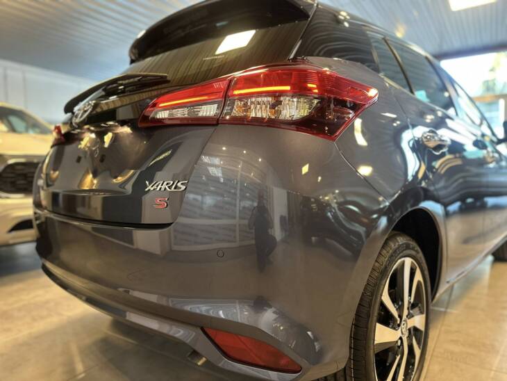 YARIS 1.5 5 PUERTAS CVT S 0Km My2025 gris azulado. DISPONIBLE! Financia Bco. Santander. Acércate a ORIO HNOS, SAN GENARO, concesionario oficial JMC, ISUZU, KAMA Camiones - Imagen 6