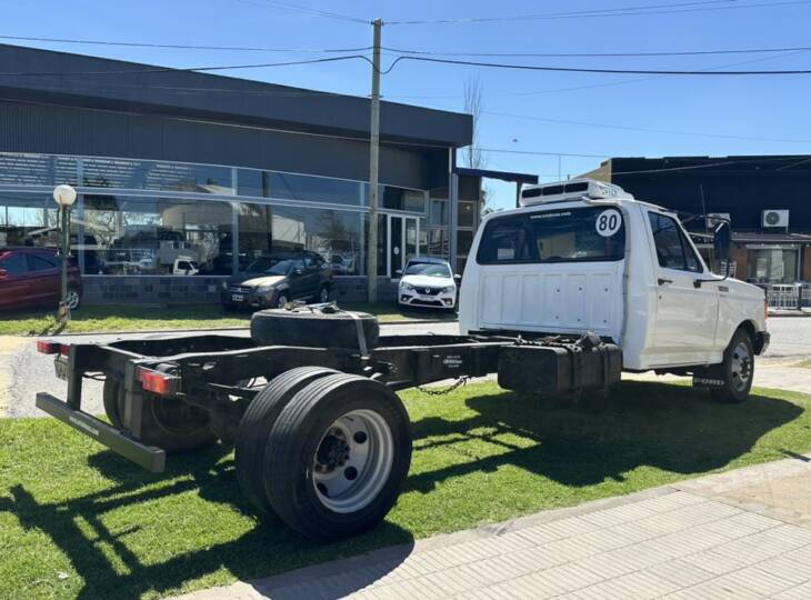 FORD F-4000 CHASIS con CABINA MWM 4x2 año 1994 SUPER CONFIABLE! Acércate a ORIO HNOS, SAN GENARO, concesionario oficial JMC, ISUZU, KAMA Camiones - Imagen 5