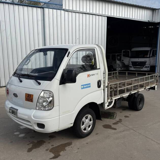 KIA K 2500 CABINA SIMPLE DIESEL con A. ACONDICIONADO año 2008 super confiable!  Acércate a ORIO HNOS, SAN GENARO, concesionario oficial SHINERAY, DOMY Utilitarios