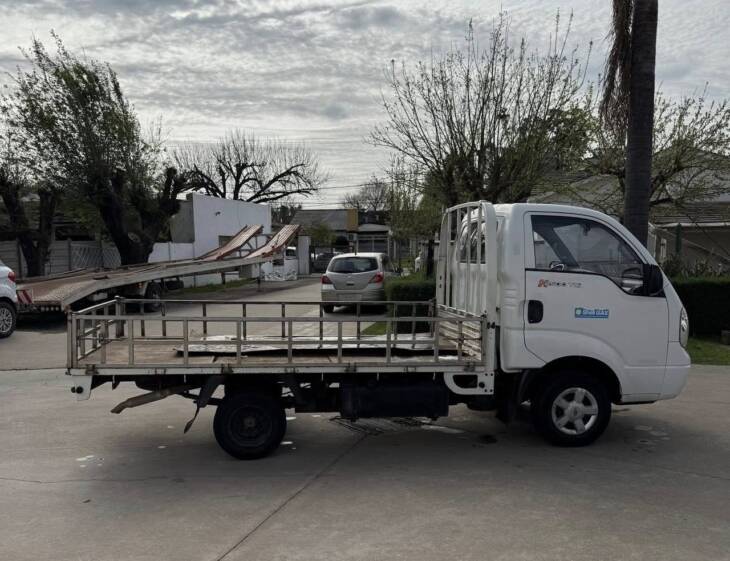 KIA K 2500 CABINA SIMPLE DIESEL con A. ACONDICIONADO año 2008 super confiable!  Acércate a ORIO HNOS, SAN GENARO, concesionario oficial SHINERAY, DOMY Utilitarios - Imagen 6