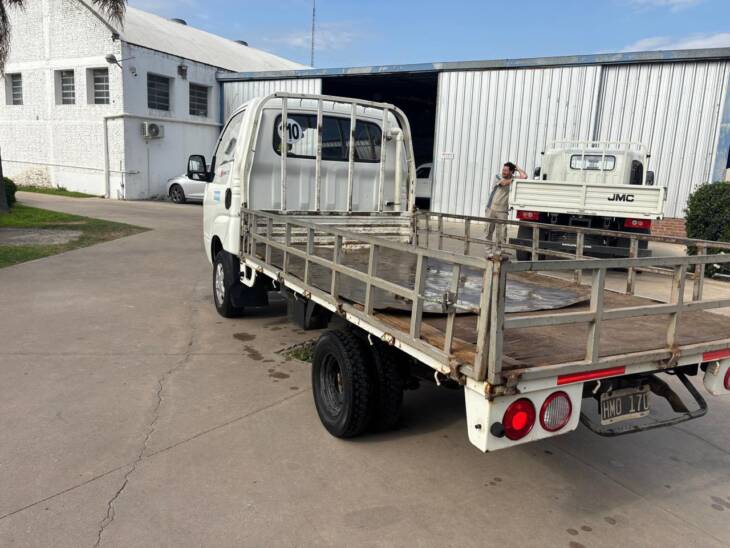 KIA K 2500 CABINA SIMPLE DIESEL con A. ACONDICIONADO año 2008 super confiable!  Acércate a ORIO HNOS, SAN GENARO, concesionario oficial SHINERAY, DOMY Utilitarios - Imagen 2