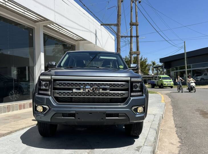 GRAND AVENUE 2.3 242hp NAFTA A/T 4x2 GL 0Km My2025 gris azulado. Financia Bco. Santander. Acércate a ORIO HNOS, SAN GENARO, concesionario oficial JMC, ISUZU, KAMA Camiones - Imagen 7