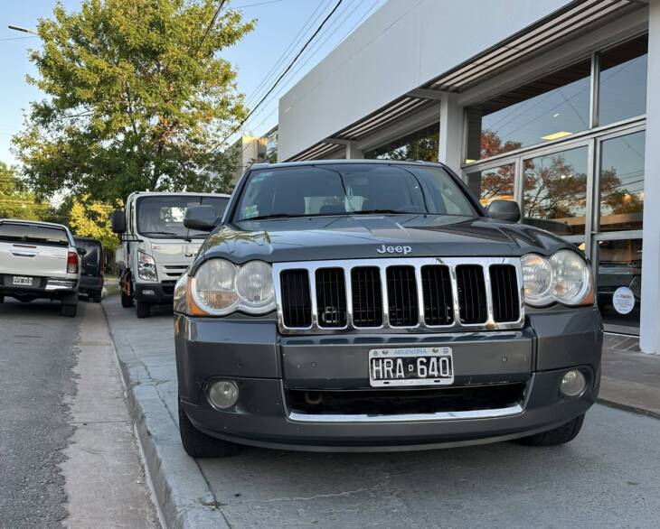 JEEP GRAND CHEROKEE LIMITED 4.7 V8 A/T 4x4 año 2008 MAGNIFICA! Acércate a ORIO HNOS, SAN GENARO, concesionario oficial JMC, ISUZU, KAMA Camiones - Imagen 8