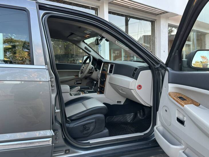 JEEP GRAND CHEROKEE LIMITED 4.7 V8 A/T 4x4 año 2008 MAGNIFICA! Acércate a ORIO HNOS, SAN GENARO, concesionario oficial JMC, ISUZU, KAMA Camiones - Imagen 9