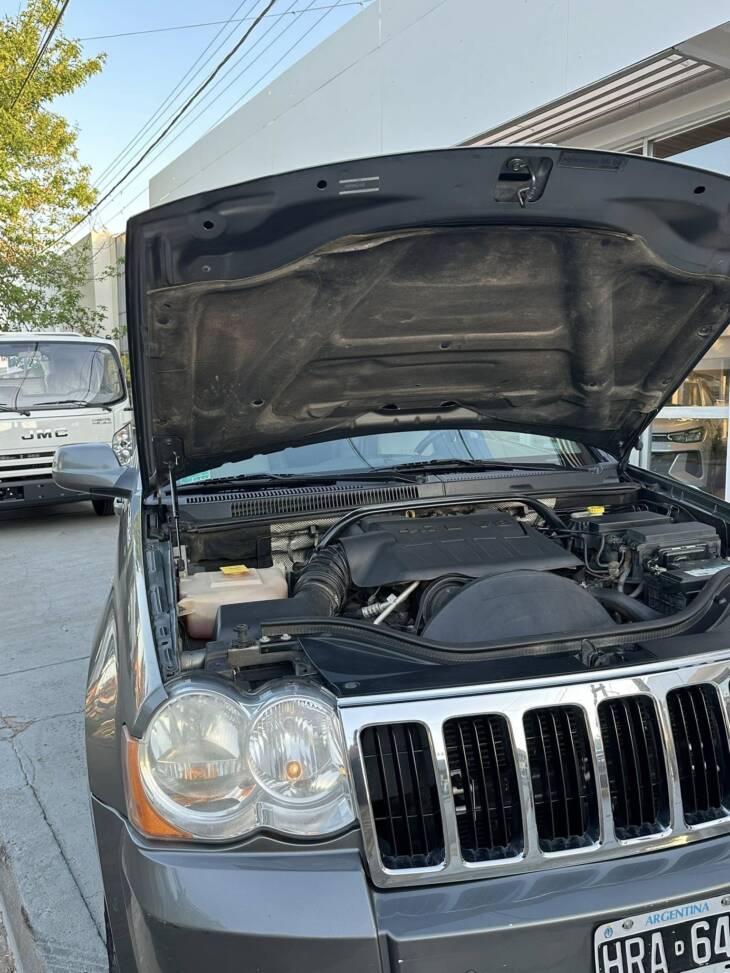 JEEP GRAND CHEROKEE LIMITED 4.7 V8 A/T 4x4 año 2008 MAGNIFICA! Acércate a ORIO HNOS, SAN GENARO, concesionario oficial JMC, ISUZU, KAMA Camiones - Imagen 14